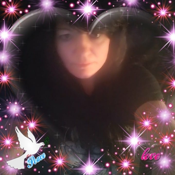 Meet your Posher, Corina - Picture 1 of 1